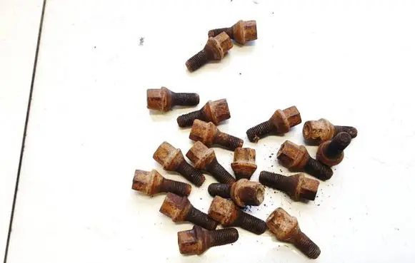 Opel Zafira A Nuts/bolts 