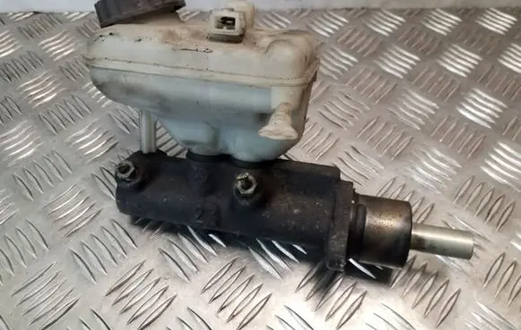 Mercedes-Benz Vito Viano W638 Master brake cylinder 21026099