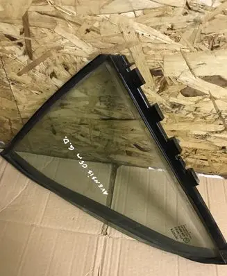 Toyota Avensis T250 Rear vent window glass 6818905030