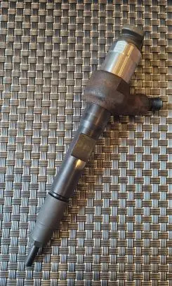 Mazda 6 Fuel injector R2AA13H50