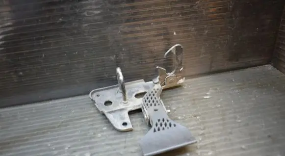 Audi A4 S4 B7 8E 8H Engine bonnet/hood lock/latch loop/hook 