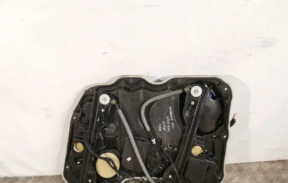 Jeep Cherokee Front door electric window regulator 