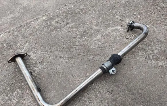 Chrysler Voyager EGR valve line/pipe/hose 068002217AC