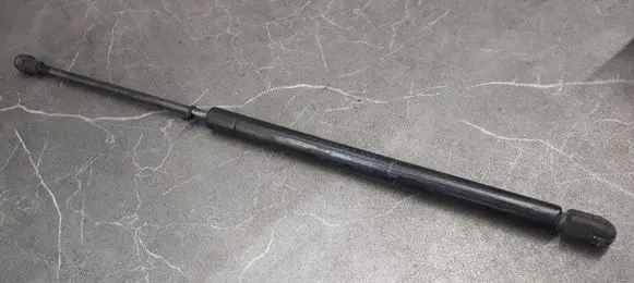 Toyota Corolla E120 E130 Tailgate strut 68960-02031