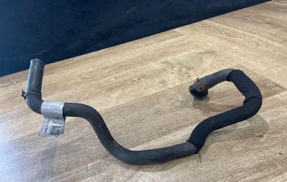 Jaguar F-Pace Engine coolant pipe/hose KK8M7752BC C72GA