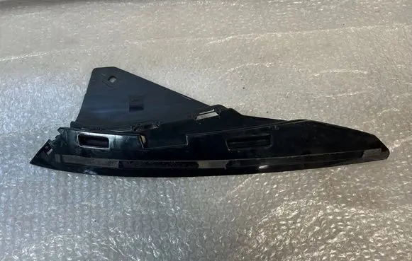 Front bumper mounting bracket