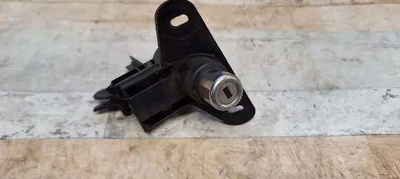 Opel Zafira A Tailgate exterior lock 