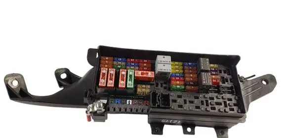 Mercedes-Benz GL X164 Fuse module A1646402372