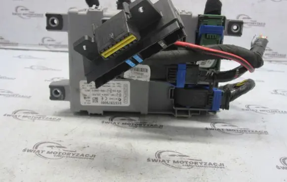 Citroen C5 Fuse module 01372879080