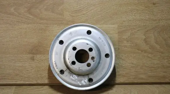 Audi A4 S4 B7 8E 8H Crankshaft pulley 06B105243F