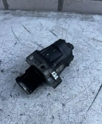Opel Insignia A EGR valve K5T70977