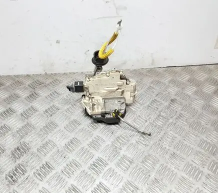 Audi A4 S4 B7 8E 8H Rear door lock 8E0839015AA