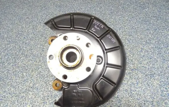 Volkswagen Jetta VI Front wheel hub