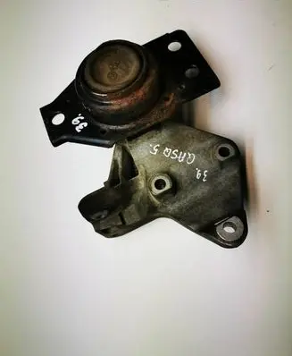 Nissan Qashqai Engine mount bracket 11210JD500