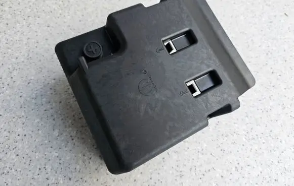 Maserati Levante Battery box tray 670217680