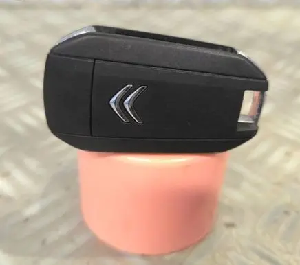 Citroen C4 Cactus Ignition key/card 