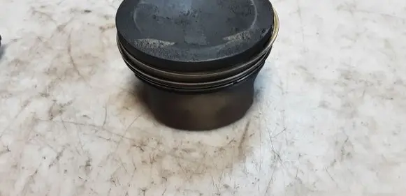 Piston