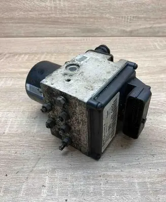 Volkswagen PASSAT B6 ABS Pump 3C0614095P 16027201 GNO