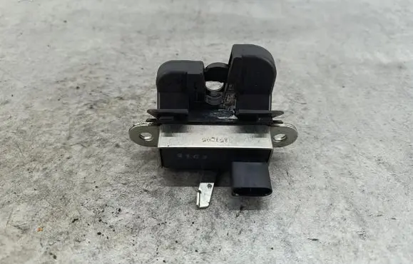 Seat Leon (1P) Tailgate lock latch 1P0827505A