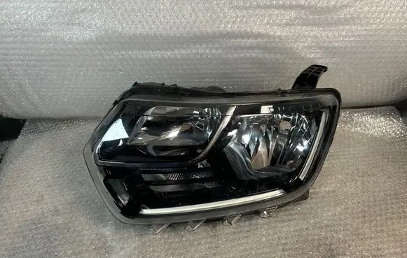 Dacia Duster II Headlight/headlamp 260609367R 67651216
