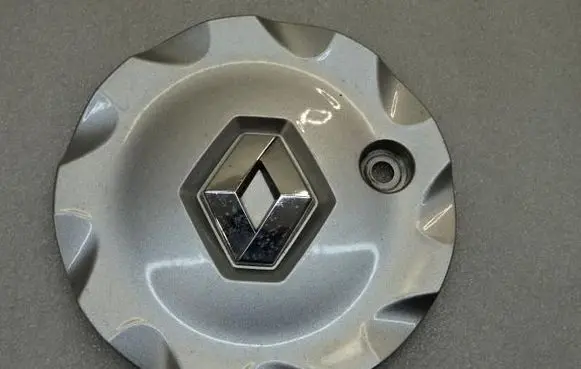 Renault Megane II R13 wheel hub/cap/trim 8200412202