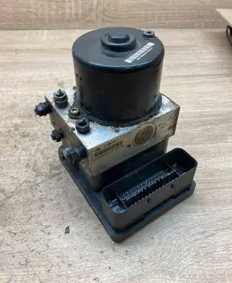 Mini One - Cooper R50 - 53 ABS Pump 6760269 6760268