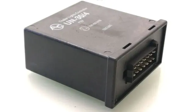 Mercedes-Benz E W211 Tow bar trailer control unit/module UN304 10R035110