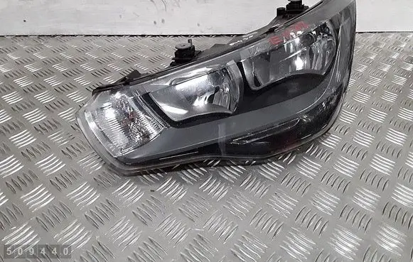 Audi A1 Headlight/headlamp 8x0941003a