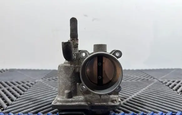 Toyota Prius (XW30) Throttle valve 2203037060