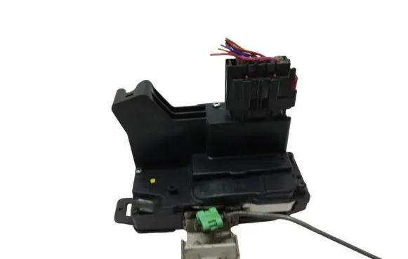 Ford Escape Front door lock 5L8478219A64 S3270158