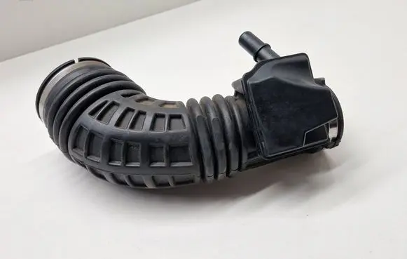 Buick Encore I Air intake hose/pipe 42366186