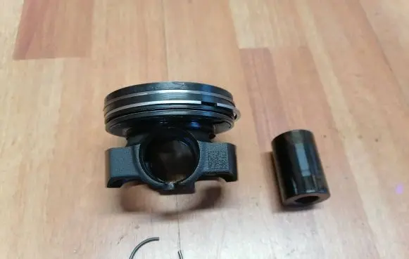 Piston