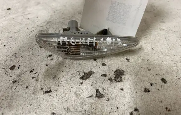 Mazda 6 Front fender indicator light 011471
