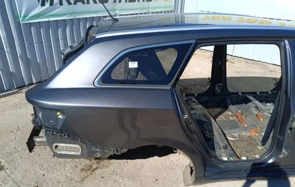 Toyota Avensis T270 Front quarter panel 