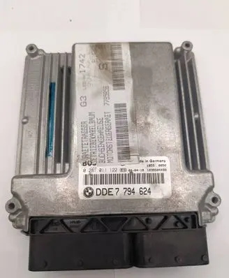 BMW 3 E46 Engine control unit/module 0281011122 1039S04499 7794624