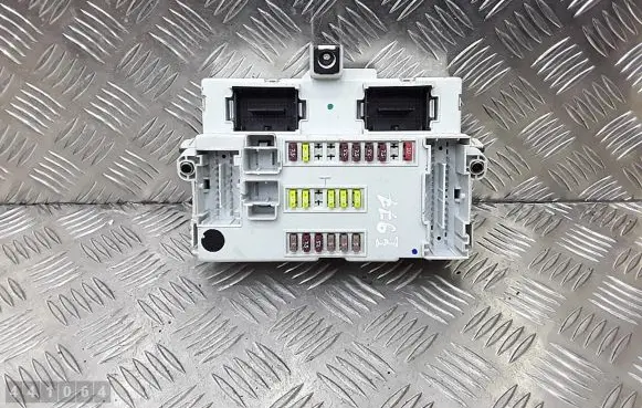 Fiat 500L Fuse module 51965996
