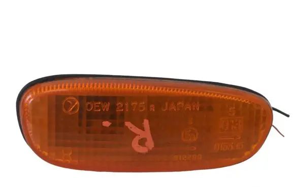 Subaru Impreza I Front fender indicator light OEW2175R