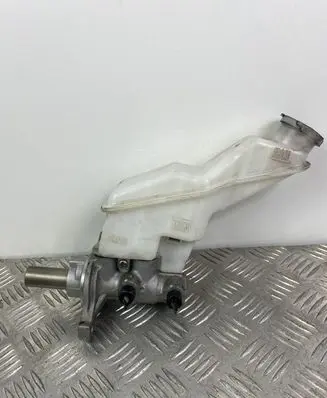 KIA Sorento Master brake cylinder