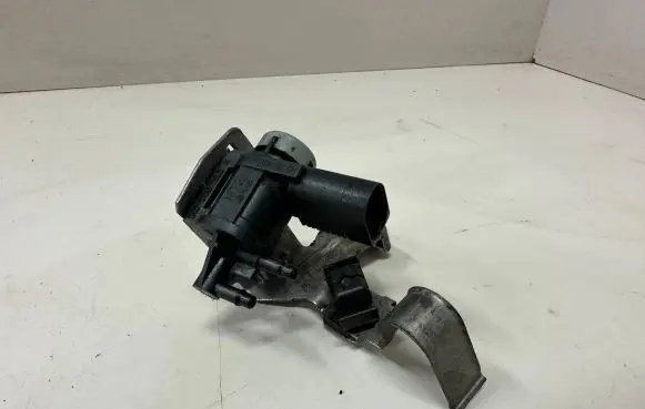 Volkswagen Jetta VI Turbo solenoid valve 1K0906283A