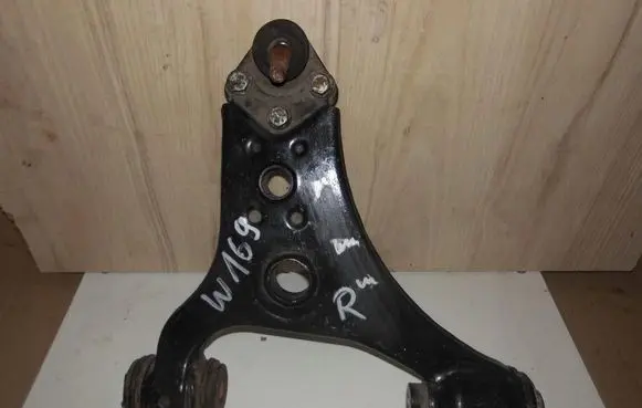 Mercedes-Benz A W169 Front lower control arm/wishbone 65566556