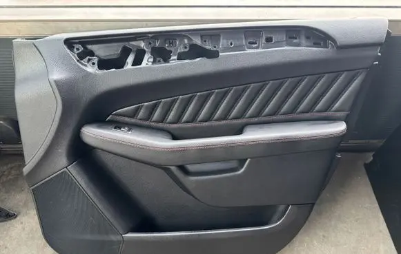 Mercedes-Benz GLE (W166 - C292) Front door card panel trim