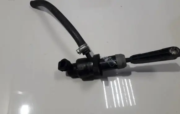 Mitsubishi Pajero Clutch master cylinder