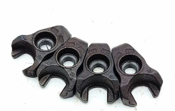 Land Rover Evoque I Fuel Injector clamp holder 
