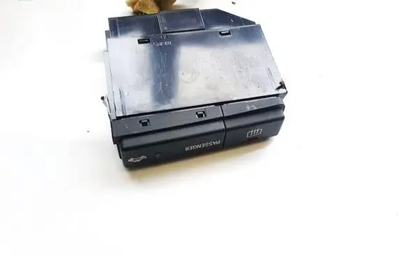 Toyota Avensis T250 Windscreen/window heater switch 8479005130