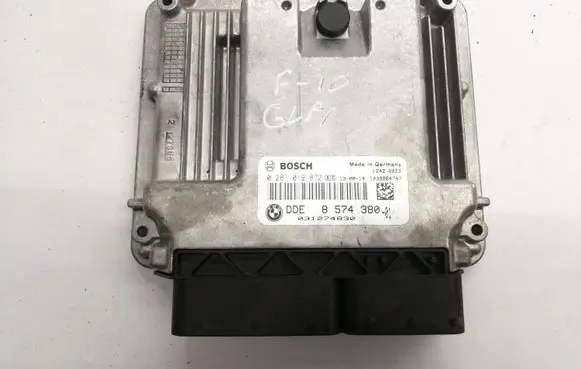 BMW 5 F10 F11 Engine control unit/module 8574380