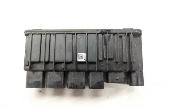 BMW 7 G11 G12 Power management control unit 8638551