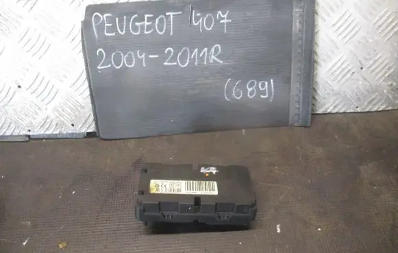 Peugeot 407 Engine head 