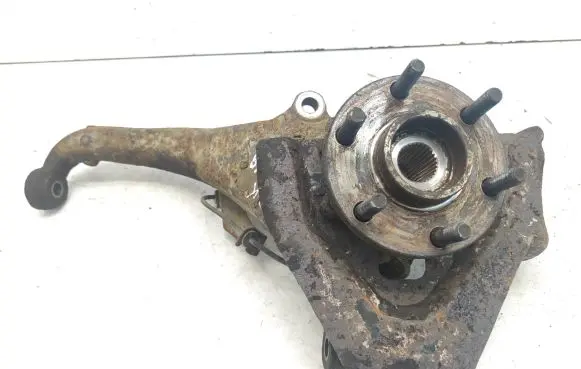 Nissan Pathfinder R51 Front wheel hub spindle knuckle