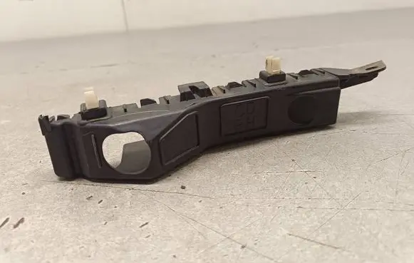 KIA Ceed Front bumper mounting bracket 86514J7000