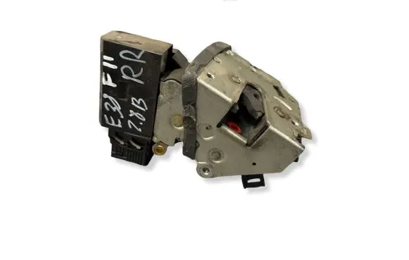 BMW 7 E38 Rear door lock 8352165